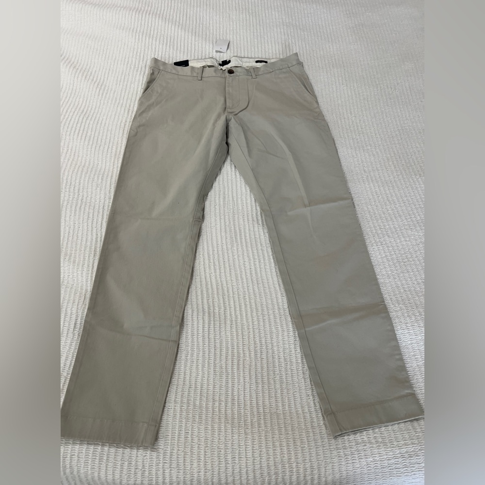 J. Crew Men's Khaki Chinos Light Stretch Cotton Size 34/30 NWT